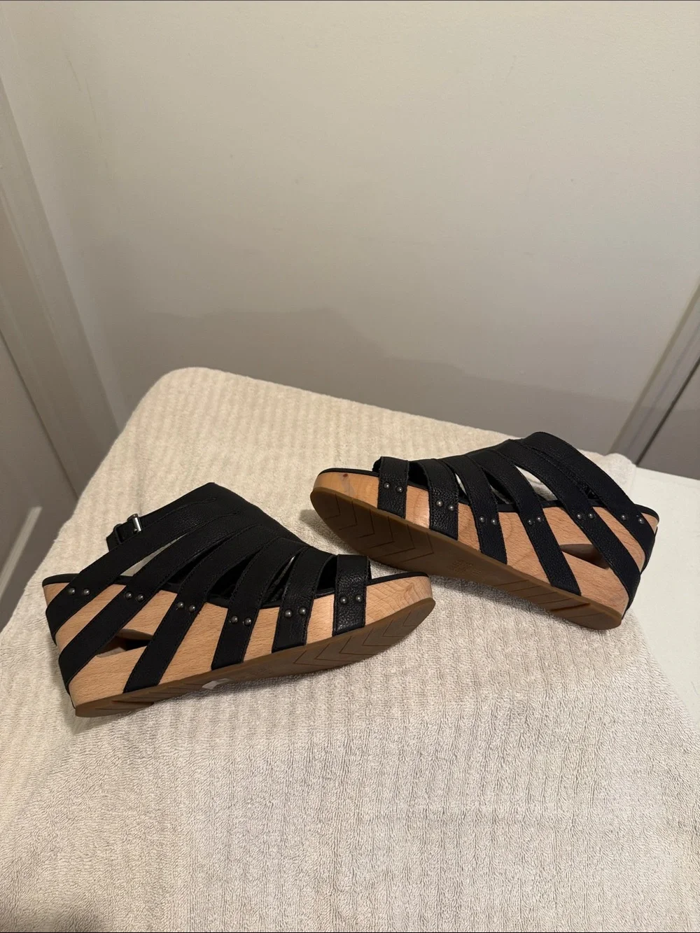 Eileen Fisher Black Leather Strappy Wood Wedge Sandals Summer Formal Wedding 10